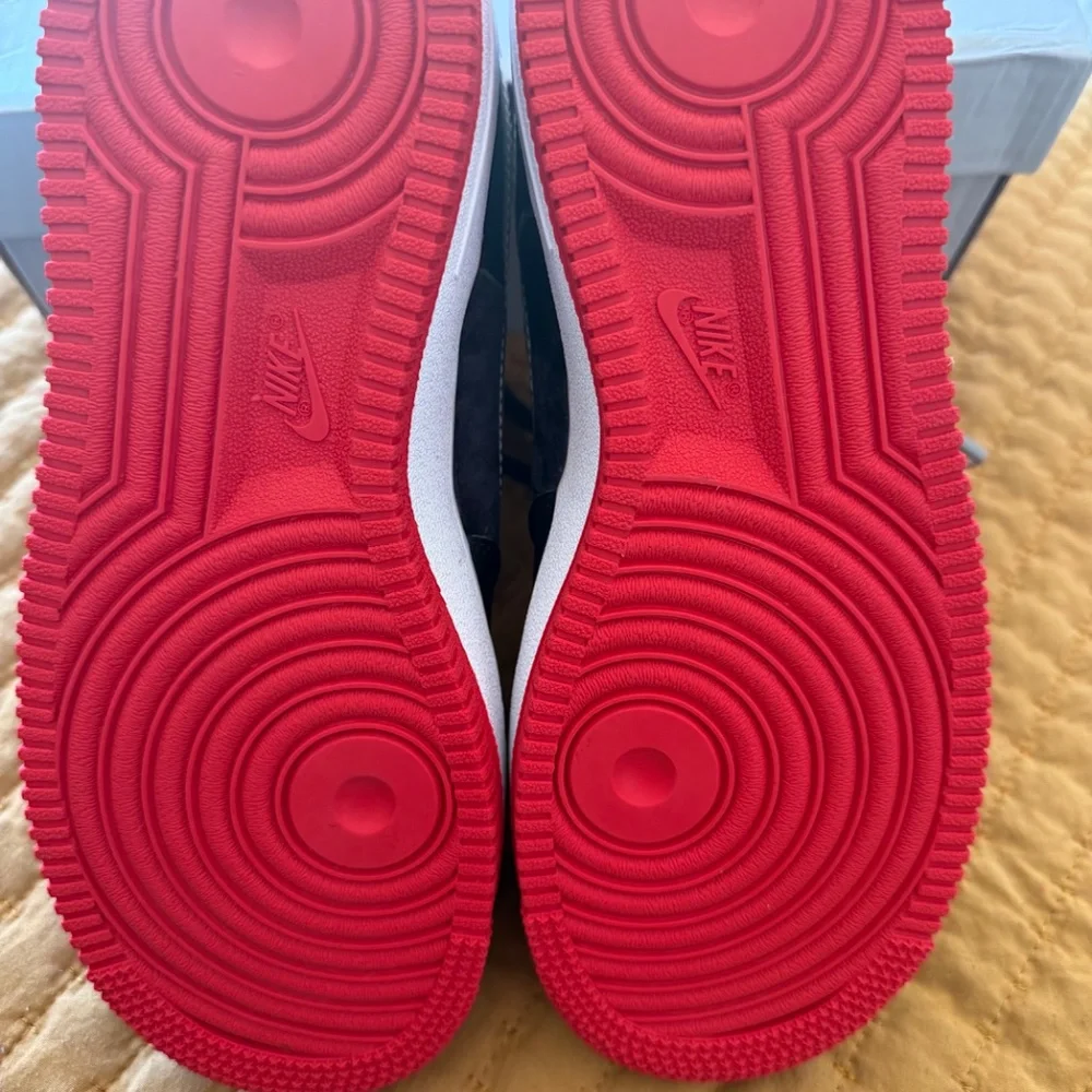 Nike Air Force 1 PRM “H-Town” – Rare Red/Black Velvet – 6.5Y / W7.5
